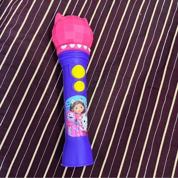 DreamWorks Gabby's Dollhouse Toy Microphone for Kids Musical Toy for Girls - Picture 1 of 9